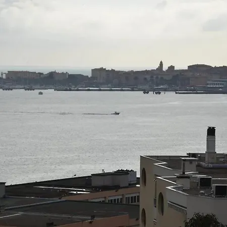 Confortable A Avec Balcon * אז'אקסיו