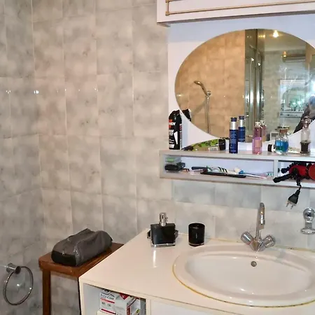 Confortable A Avec Balcon * אז'אקסיו