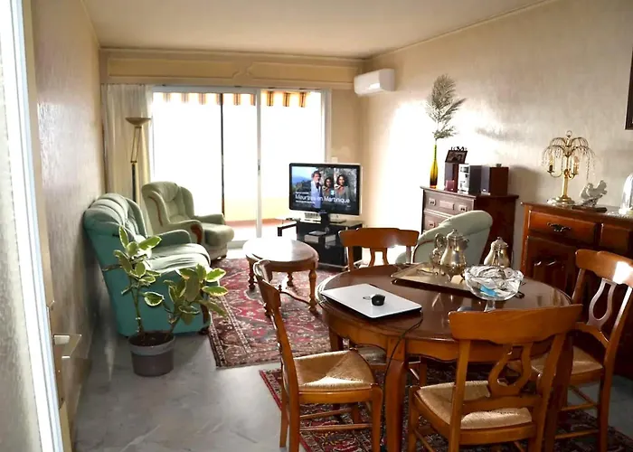 Confortable A Avec Balcon Ajaccio (Corsica)